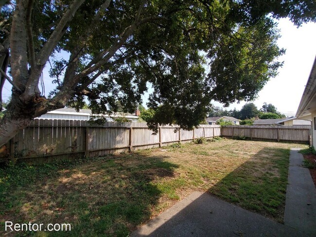 Building Photo - 4 br, 2 bath House - 4169 Sunny Circle Dr