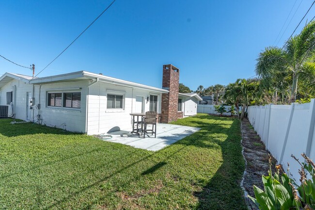 Building Photo - 4000 49th Ave S