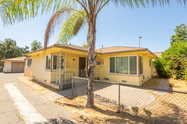 Building Photo - 3BR/2BA - Single Family Home in El Cajon!