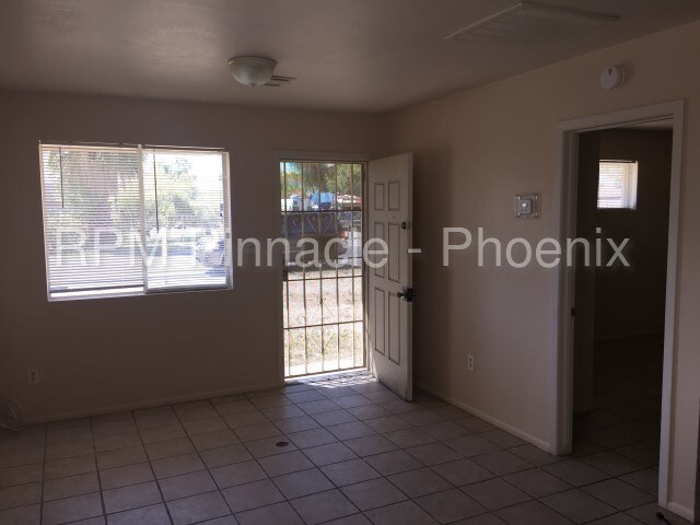 Foto del edificio - 2526 W State Ave