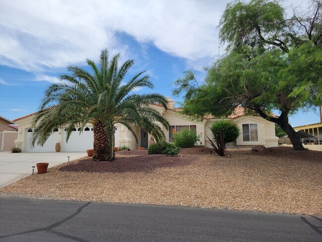 Foto del edificio - Long Term & Short Terms Options Furnished Pool Home!!!