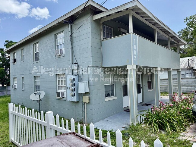 Foto del edificio - 1002 Avenue E