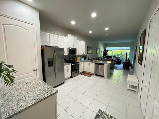 Building Photo - 112 Redondo Dr