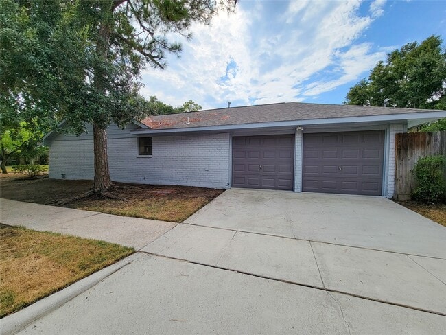 Building Photo - 5402 Ariel St