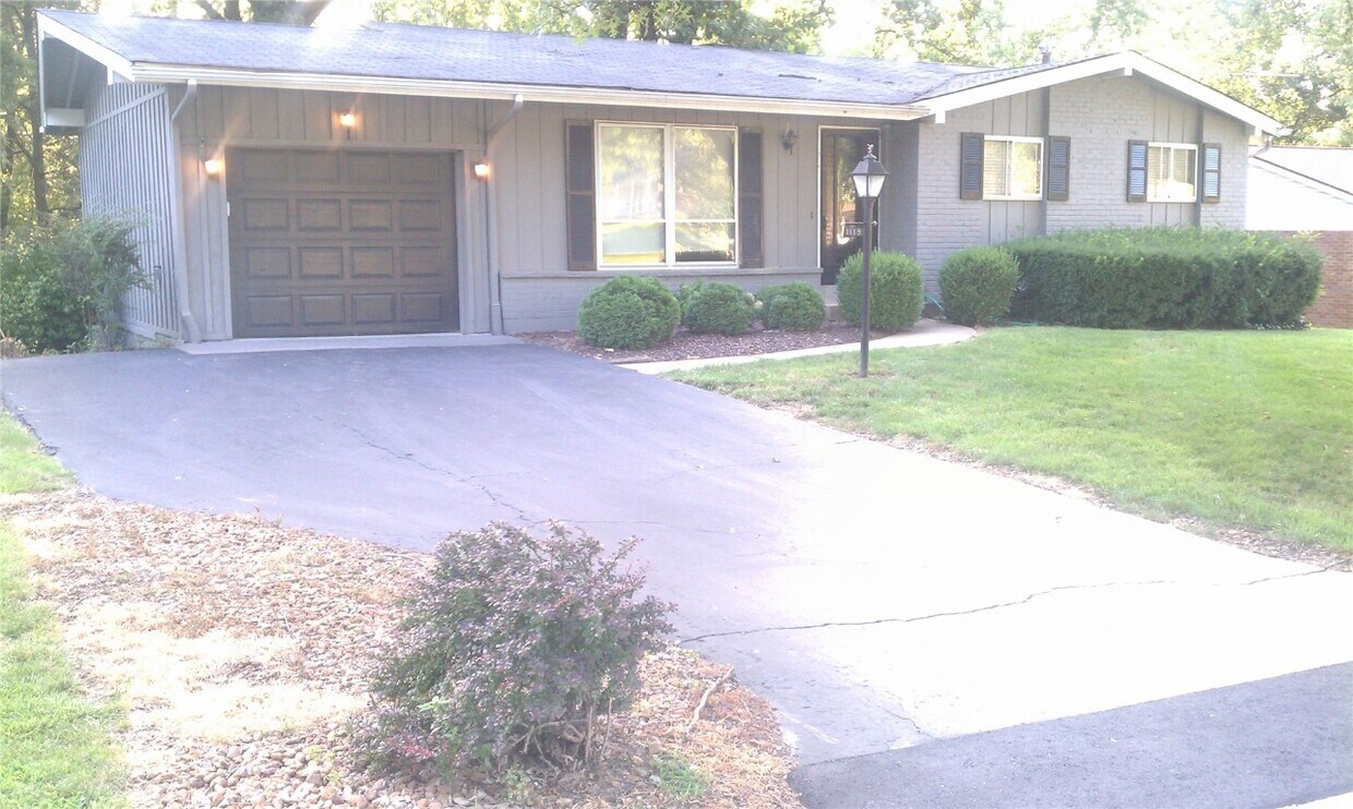 Foto principal - 1119 Port Diane Dr