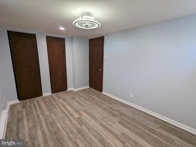 Foto del edificio - 403 W Logan St