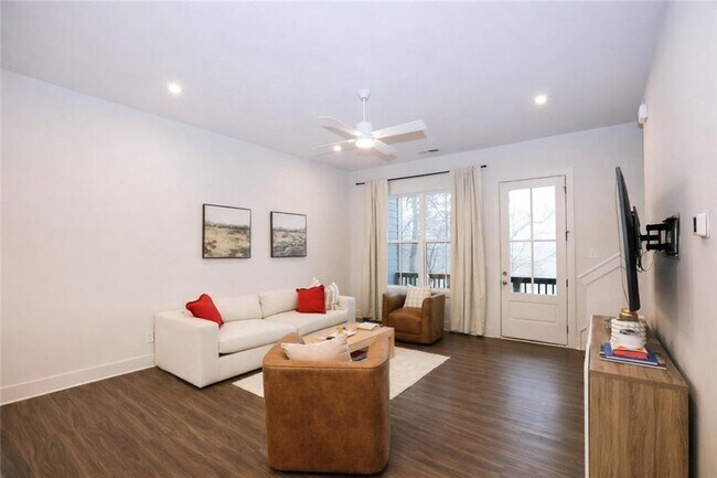 Foto del edificio - 1305 Breezy St SE