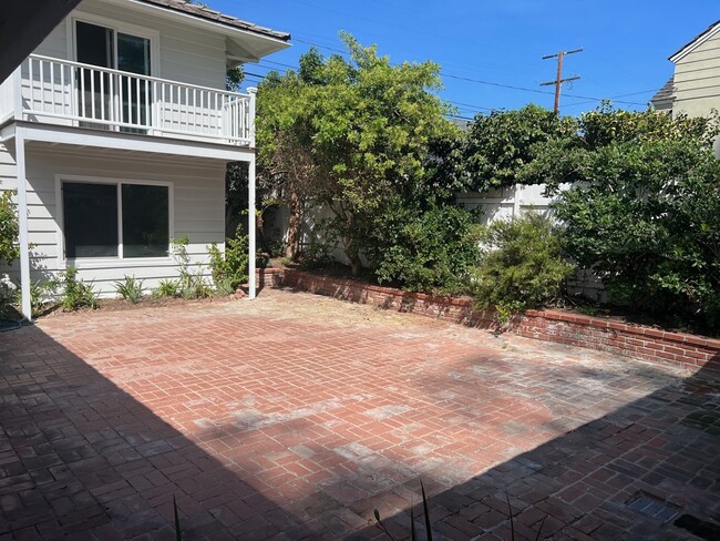 Building Photo - 3209 Palos Verdes Dr N