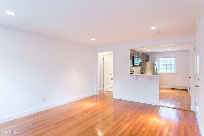 Building Photo - 2 br, 1 bath  - 75 Wyman St Apt 4