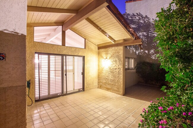 Foto del edificio - 451 E Vía Carisma