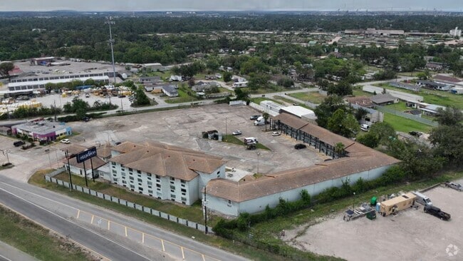  - The Studios at Channelview