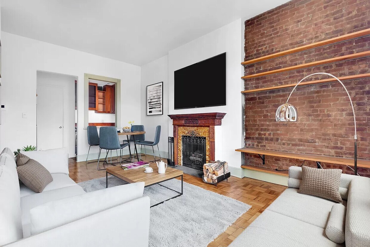 Primary Photo - 136 W 81st St
