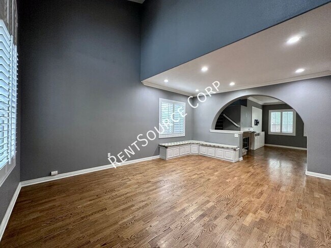 Foto del edificio - 28296 Cedar Ln
