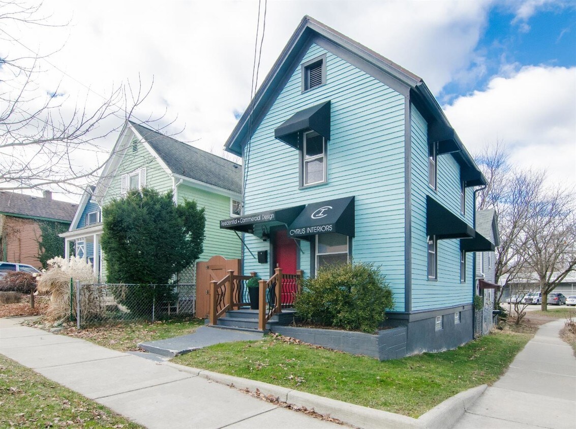 Foto principal - 221 N 1st St