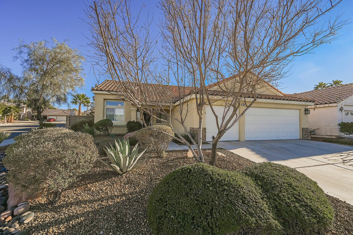 Foto principal - 588 Ione Rd