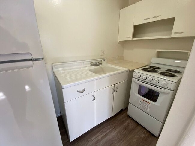 Foto del edificio - 635 Thompson Ave NE