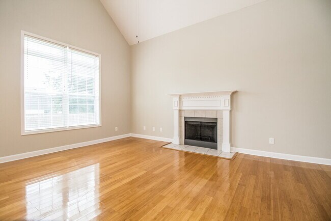 Foto del edificio - 906 Bexley Dr