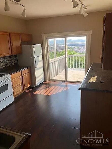 Building Photo - 67 Mulberry St