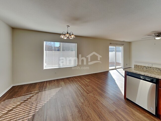 Foto del edificio - 5552 N Genoa St