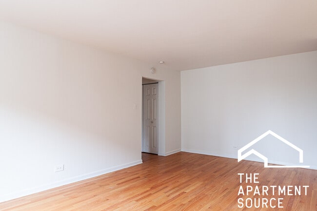 Building Photo - 3710 N Pine Grove Ave