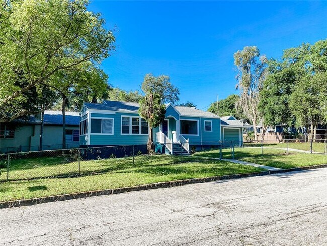 Building Photo - 800 W Frances Ave