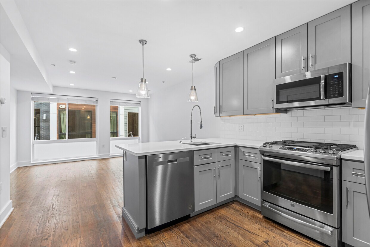 Kitchen/Living - 1649 E Eyre St