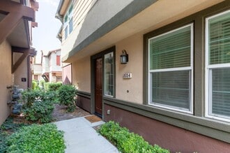 Building Photo - 1513 Champion Ln