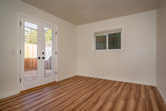 Foto del edificio - Charming 2 bedroom home in Cuesta by the sea