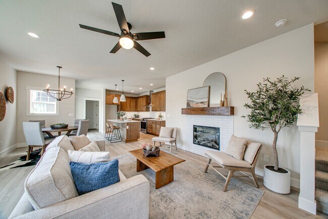 Foto del edificio - Sophisticated Luxury Townhome in the Heart...