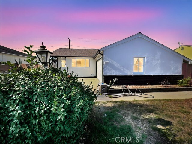 Primary Photo - 9013 Stoakes Ave