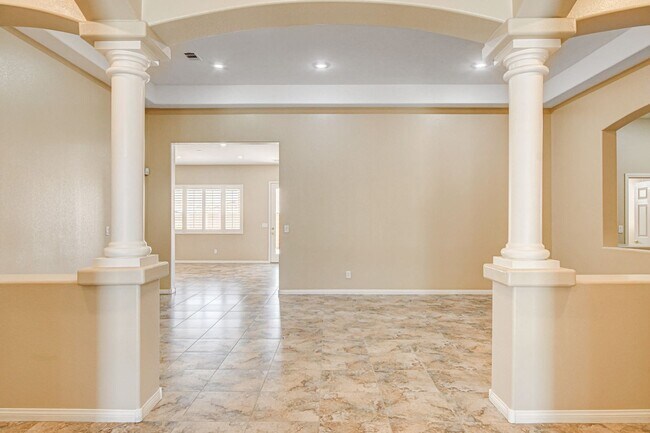 Foto del edificio - 4 Bedroom Single Story in Mountains Edge