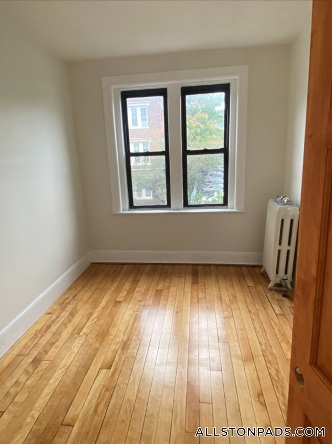 Foto del edificio - 10 Glenville Ave