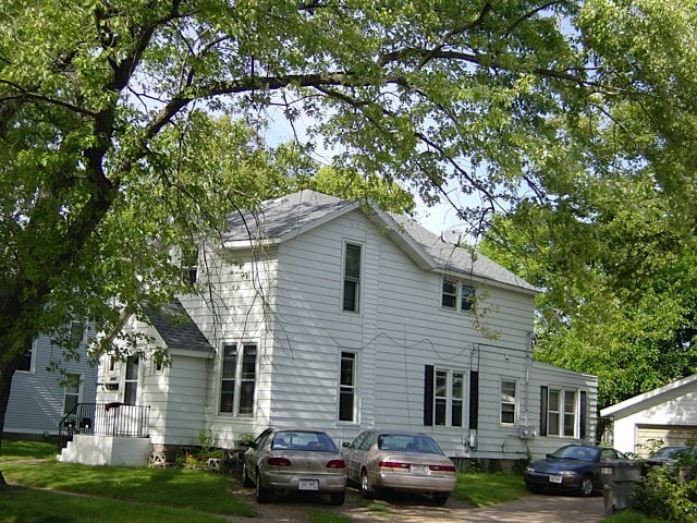 Building Photo - 1009 Porter Ave