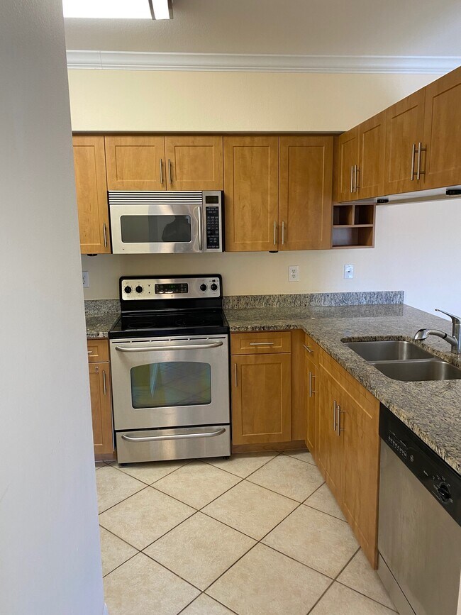 Building Photo - 6510 Emerald Dunes Dr