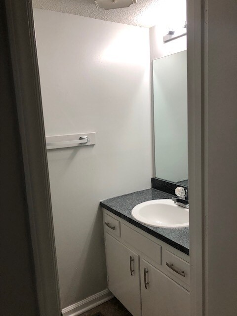 Foto del edificio - 4405 Graceland Ct