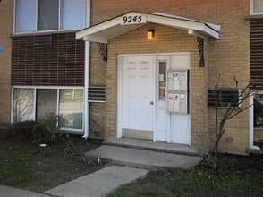 Building Photo - 9245 Irving Park Rd