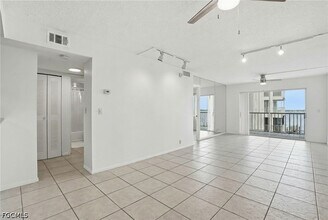 Building Photo - 2885 Palm Beach Blvd