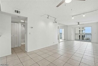 Building Photo - 2885 Palm Beach Blvd