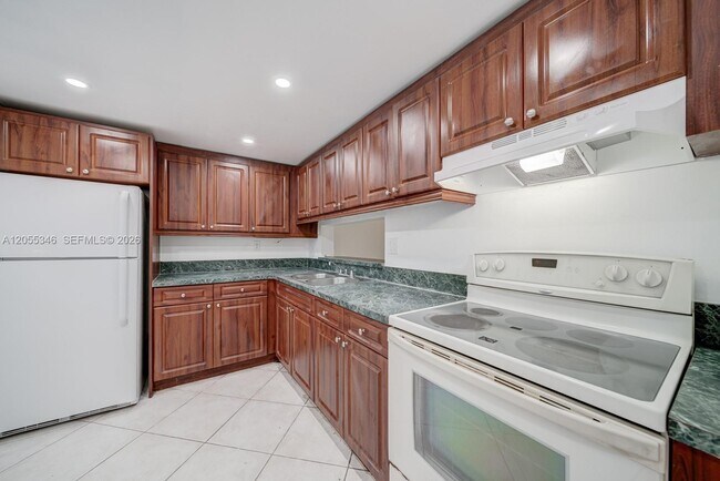 Building Photo - 8420 SW 133rd Avenue Rd