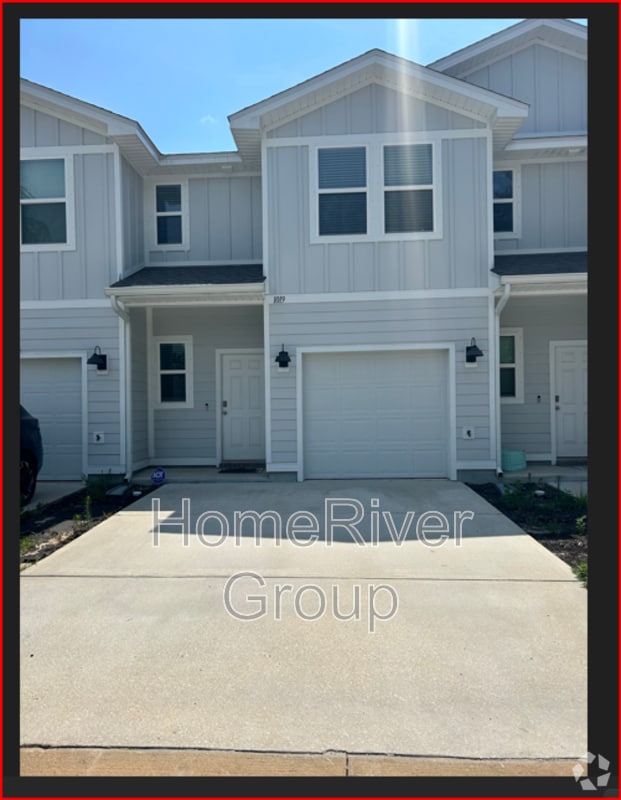 Building Photo - 1019 McLaren Cir