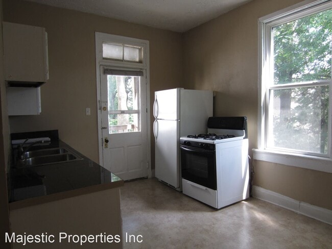 Building Photo - 421 Southview Ave