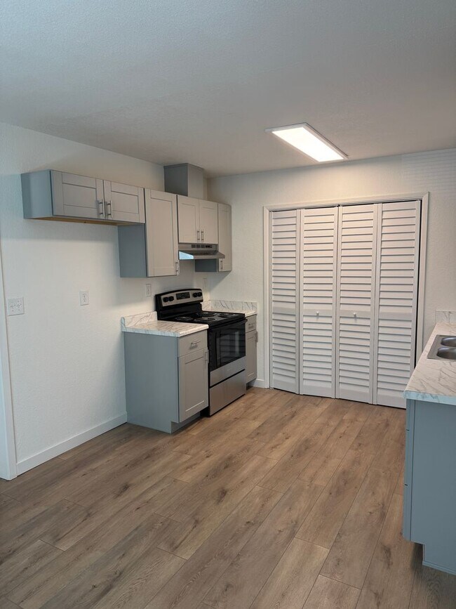Foto del edificio - Newly renovated Cottage in Shasta Lake City!