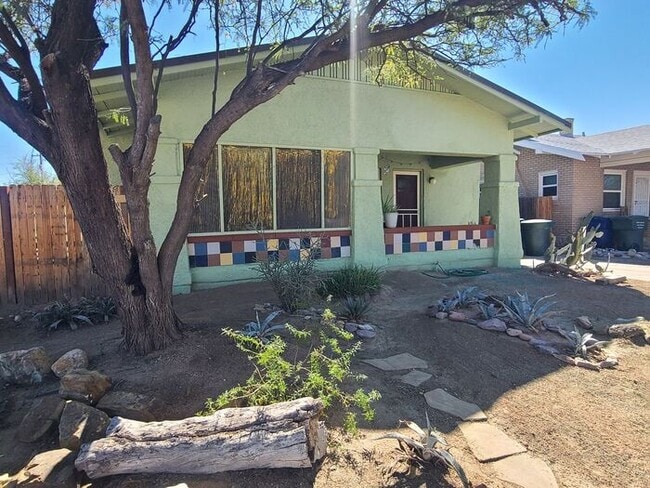 Building Photo - Coming Soon ! Great Location- University/4 St. Neighborhood