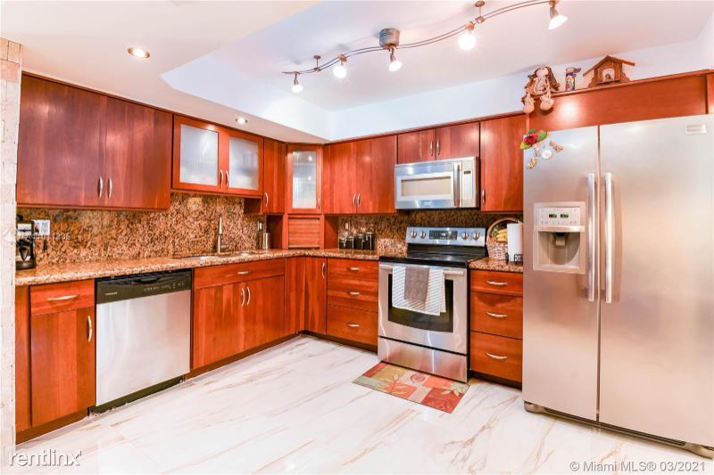 Primary Photo - 3878 Alcantara Ave