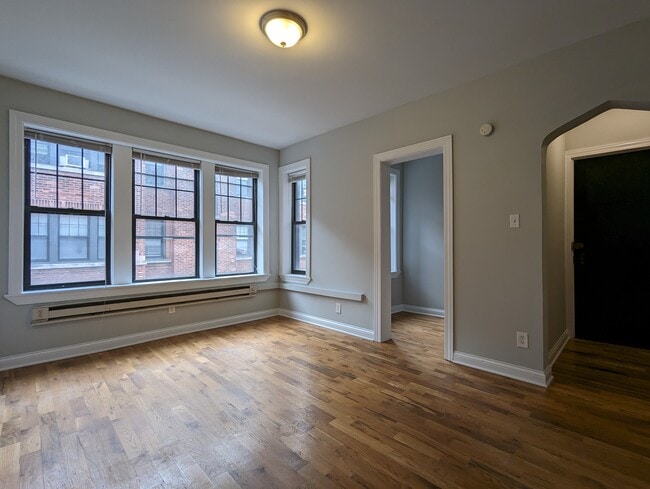 Foto del edificio - 4417 N Wolcott Ave