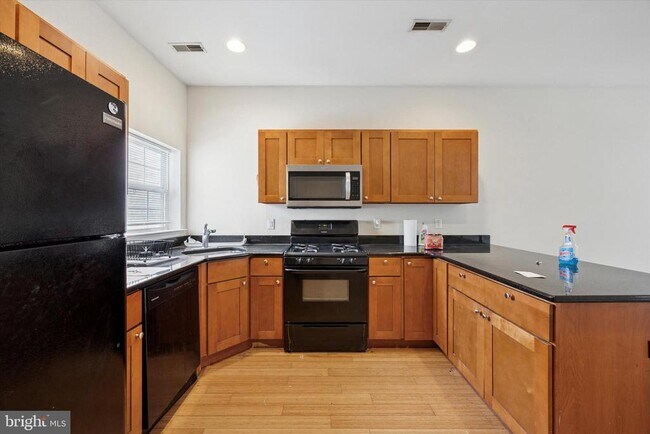 Foto del edificio - 1843 N 18th St
