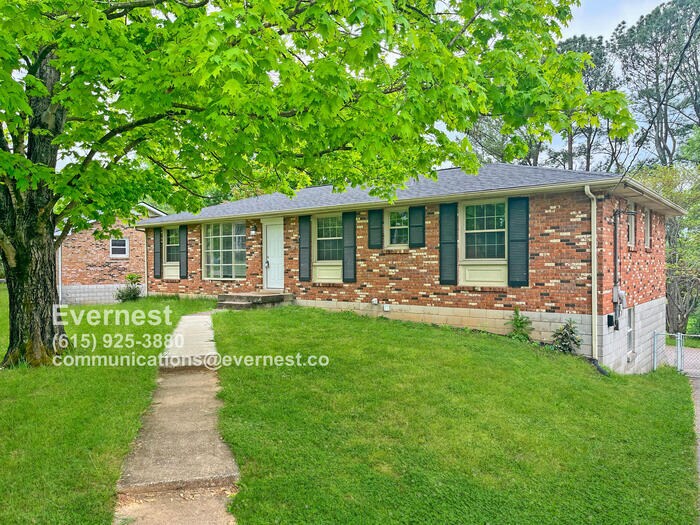 Primary Photo - Charming 3-Bedroom Family Home in Great Lo...
