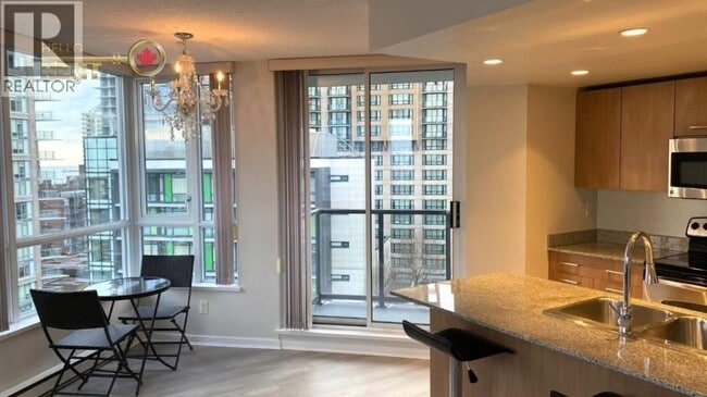 Photo du bâtiment - 1212 Howe St