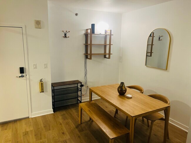 Foto del edificio - 425 W Beech St