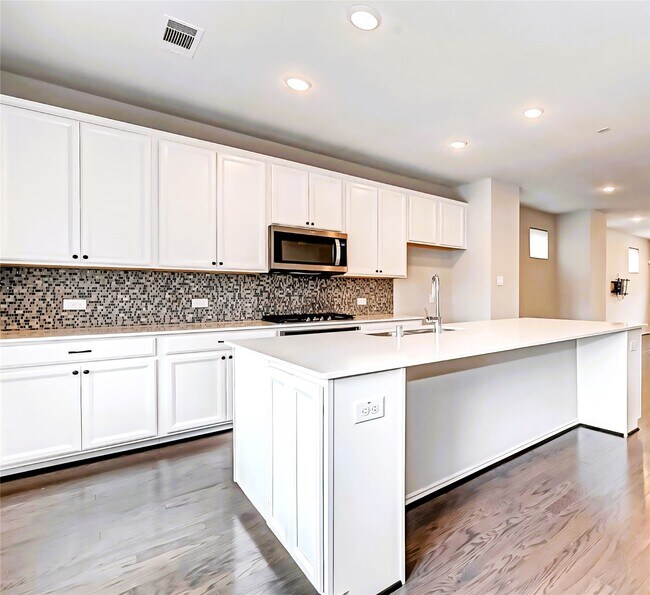 Foto del edificio - 3115 Roseland Terrace Ln